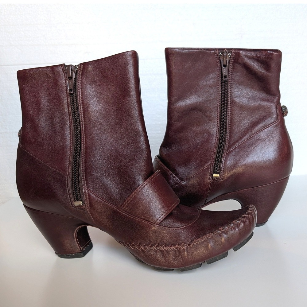 Indigo by Clarks Women Ankle Boots Burgundy Leather Whipstitch Button Heel 8.5 - Picture 4 of 10